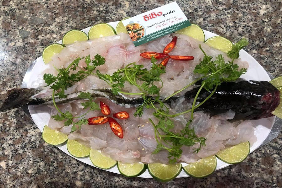 Beside the Quan Hai San Bi Bo listing — goi ca mai served at a Mui Ne seafood restaurant