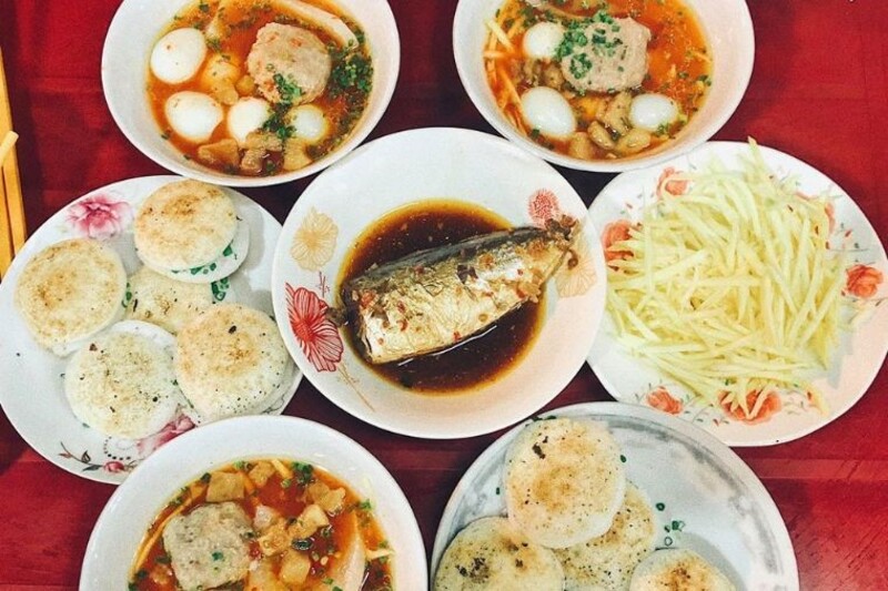 Under the "Banh Can Lan Nguyet" section