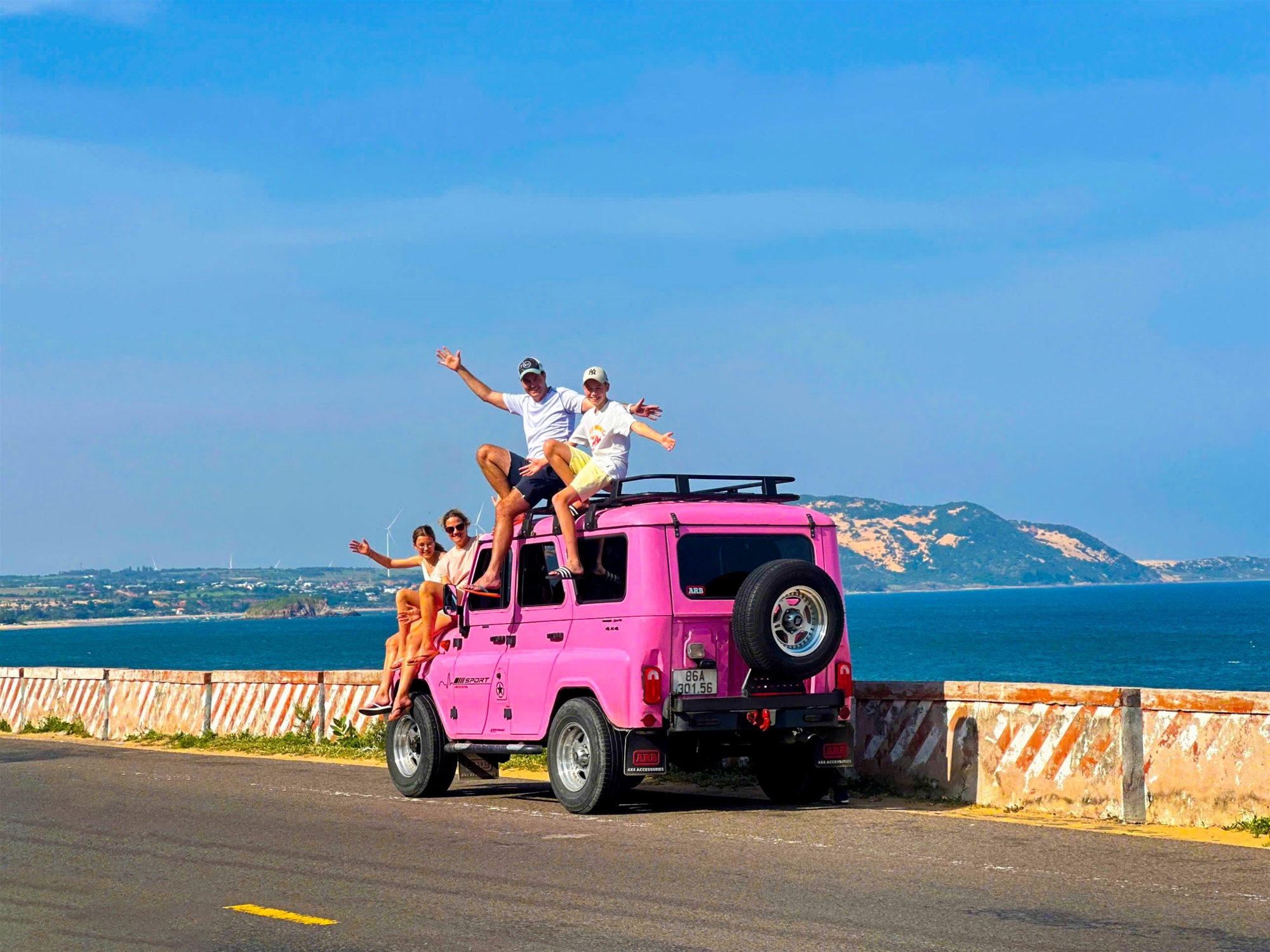 Mui Ne jeep tour, Tony's Mui Ne Jeep Tour, Mui Ne off-road tour, best jeep tour Mui Ne