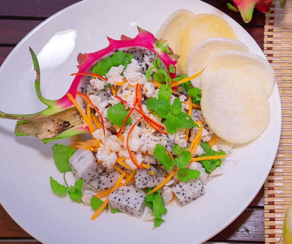 Inside section 6, goi cua thanh long — crab and dragon fruit salad