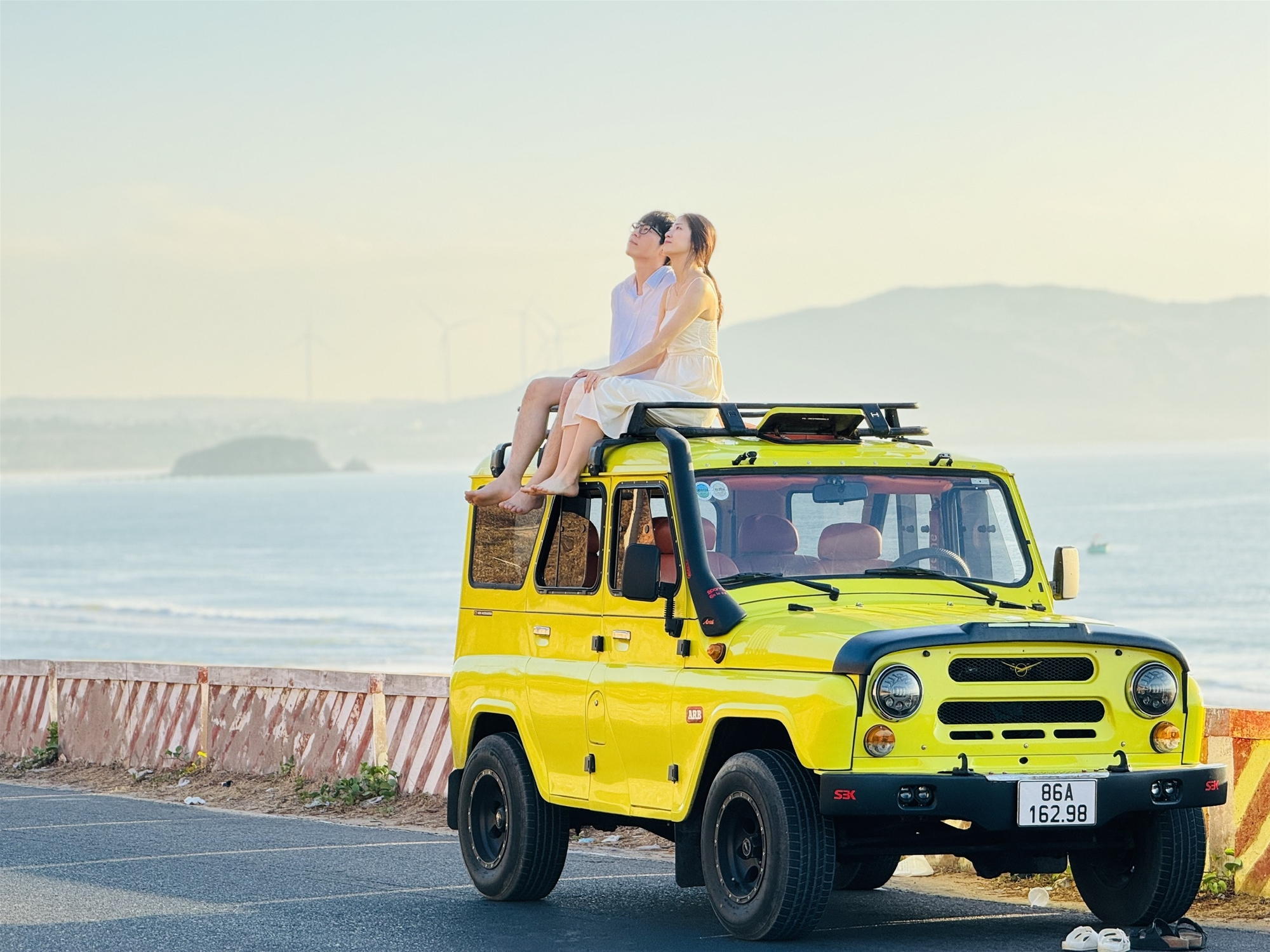 Mui Ne Jeep tour cost, Mui Ne Jeep tour price, private Jeep tour Mui Ne, Mui Ne sunrise Jeep tour