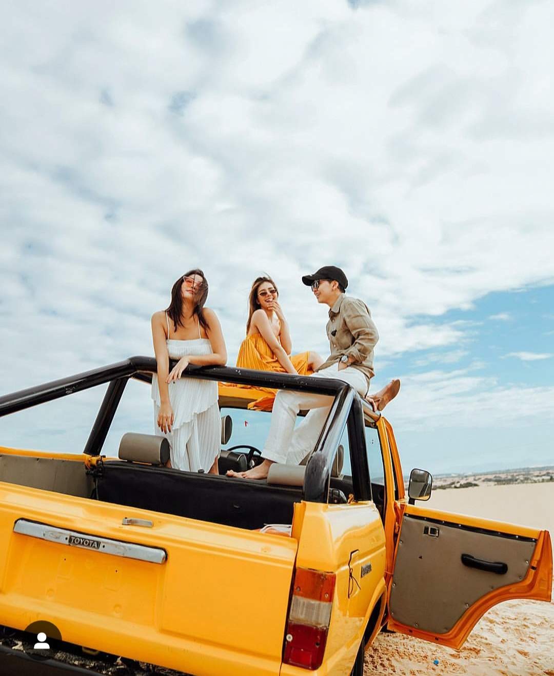 jeep tour Mui Ne, sunrise jeep tour Mui Ne, sunset jeep tour Mui Ne, Mui Ne sand dunes tour