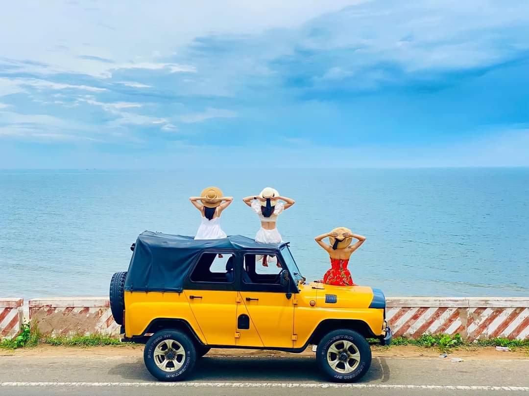 Mui Ne Jeep tour cost, Mui Ne Jeep tour price, private Jeep tour Mui Ne, Mui Ne sunrise Jeep tour